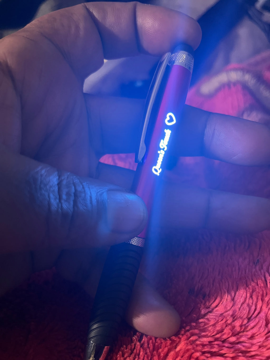 Queen's Touch Collectors Pen